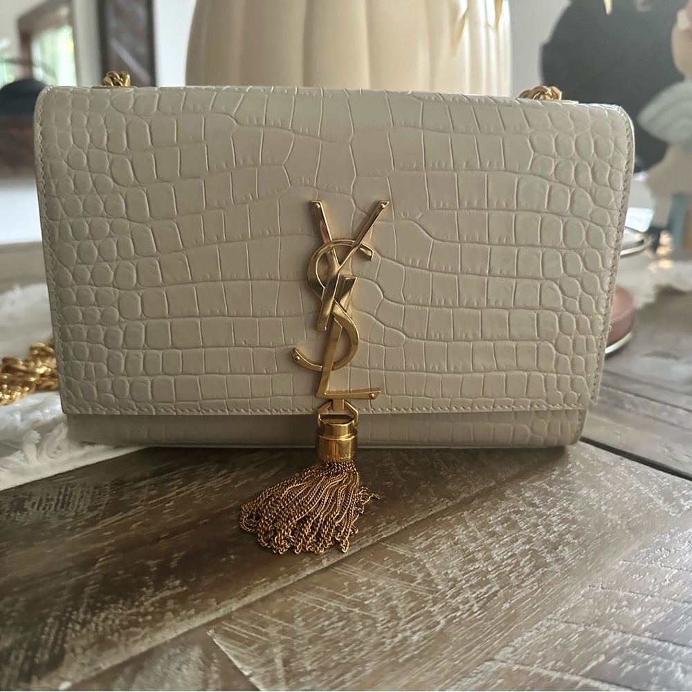 SMALL KATE TASSEL IN CROCODILE-EMBOSSED LEATHER
